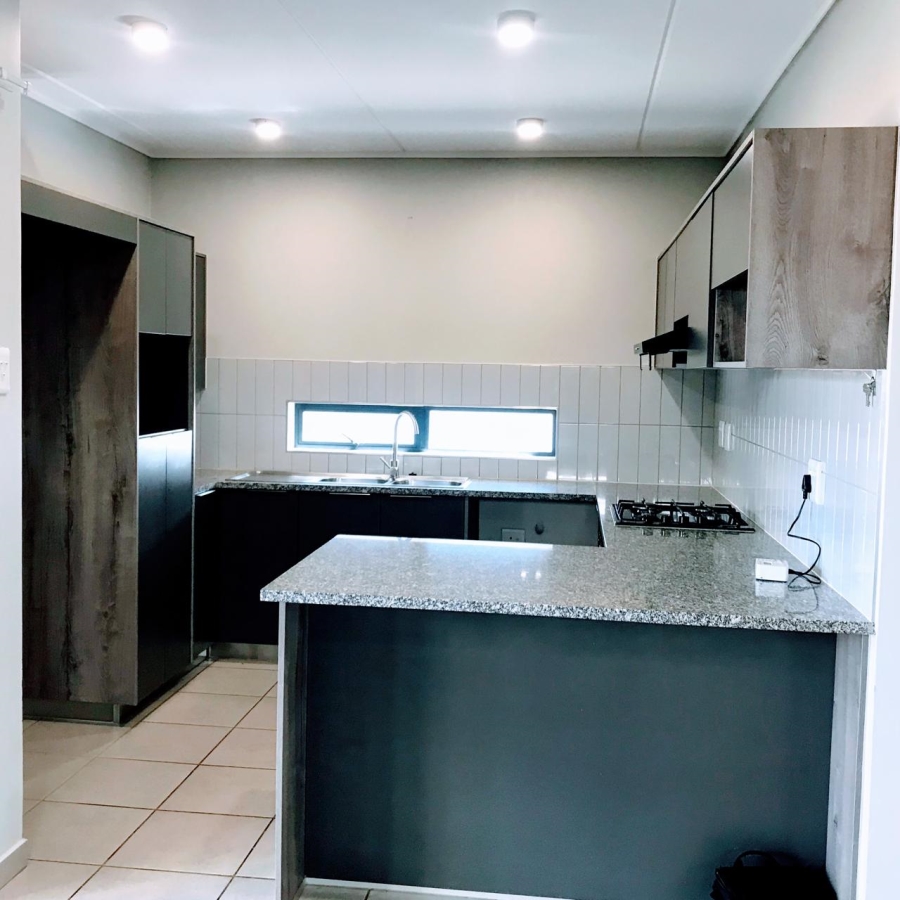 To Let 4 Bedroom Property for Rent in Albertsdal Gauteng