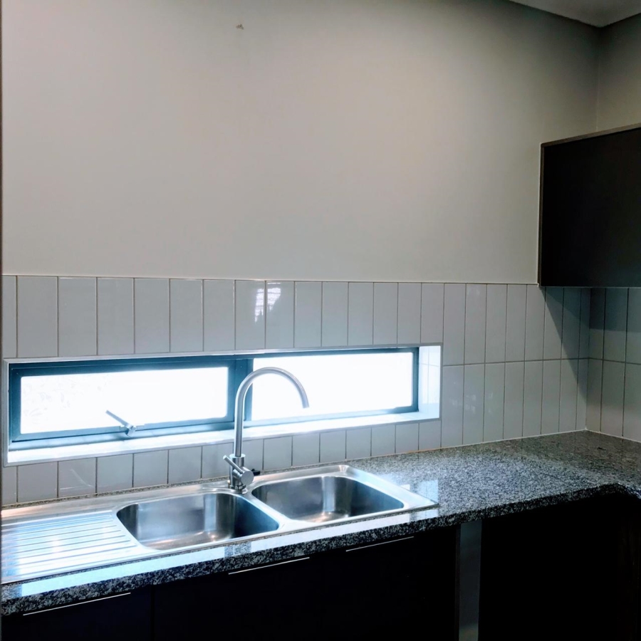 To Let 4 Bedroom Property for Rent in Albertsdal Gauteng