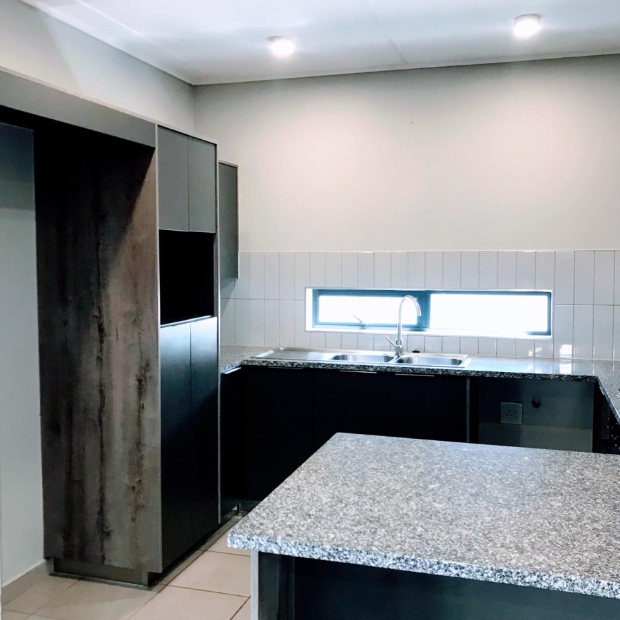 To Let 4 Bedroom Property for Rent in Albertsdal Gauteng
