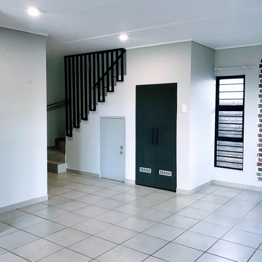 To Let 4 Bedroom Property for Rent in Albertsdal Gauteng