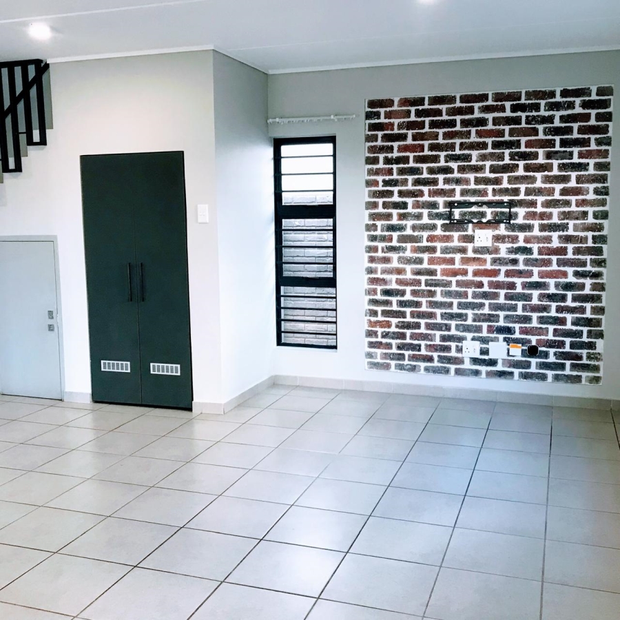 To Let 4 Bedroom Property for Rent in Albertsdal Gauteng