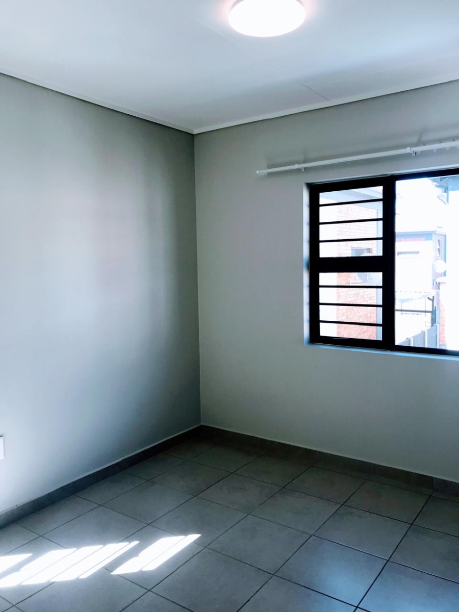 To Let 4 Bedroom Property for Rent in Albertsdal Gauteng