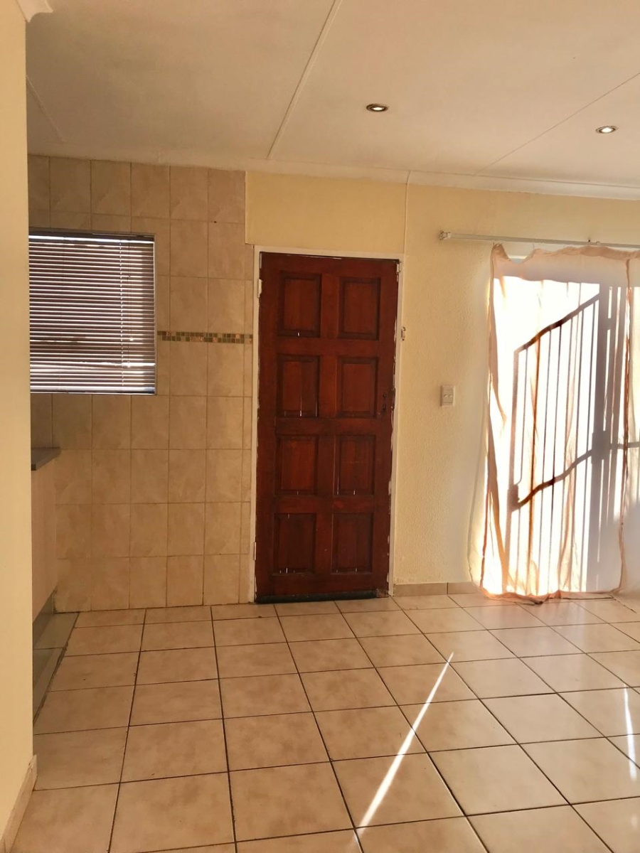 To Let 3 Bedroom Property for Rent in Alveda Park Gauteng