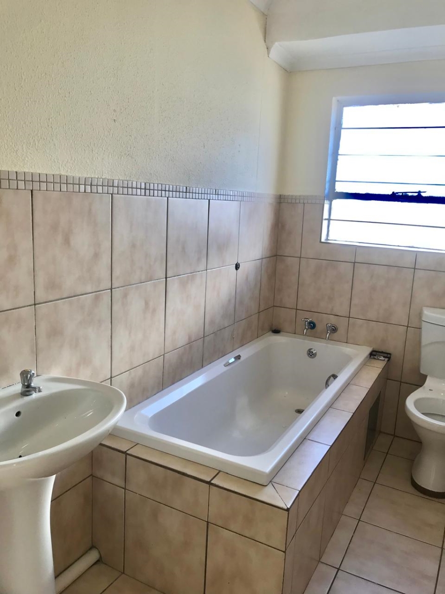 To Let 3 Bedroom Property for Rent in Alveda Park Gauteng