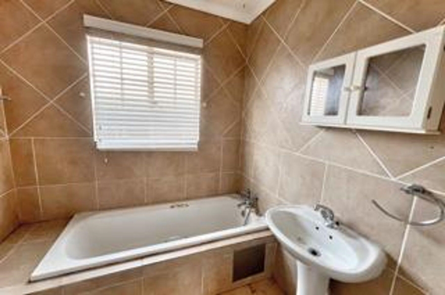 To Let 3 Bedroom Property for Rent in Union Gauteng