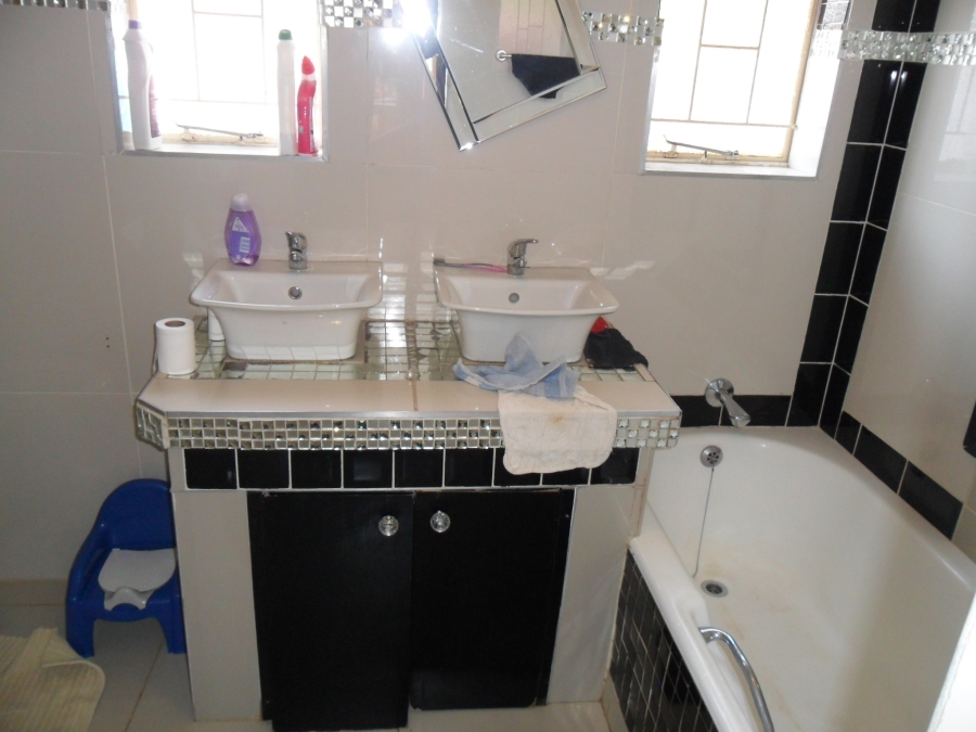 3 Bedroom Property for Sale in Monument Park Gauteng