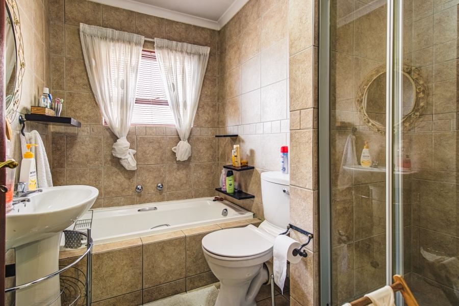 3 Bedroom Property for Sale in Terenure Gauteng