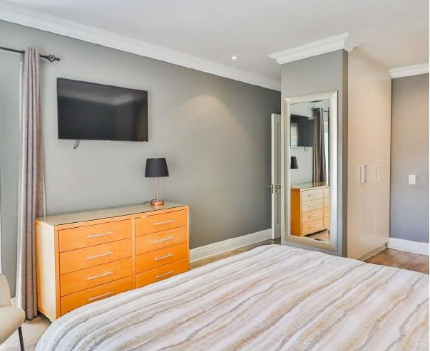 To Let 2 Bedroom Property for Rent in Sandown Gauteng