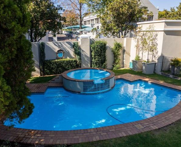 To Let 2 Bedroom Property for Rent in Sandown Gauteng