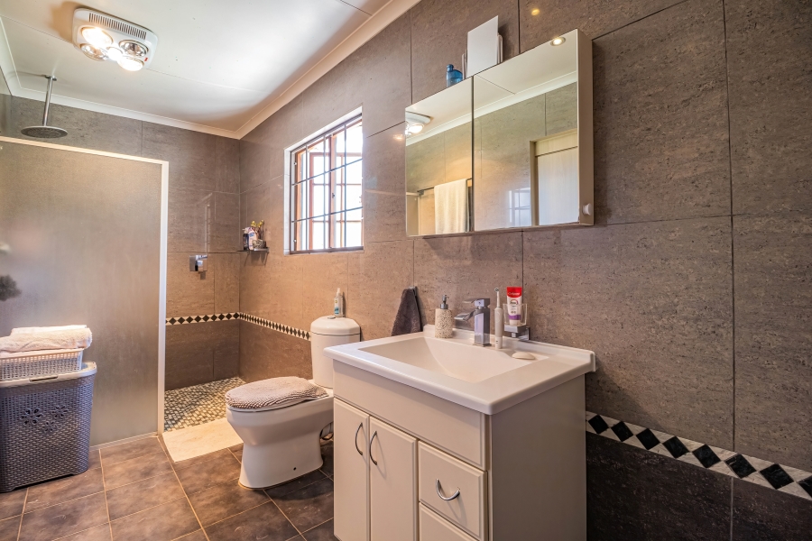 3 Bedroom Property for Sale in Edenvale Central Gauteng