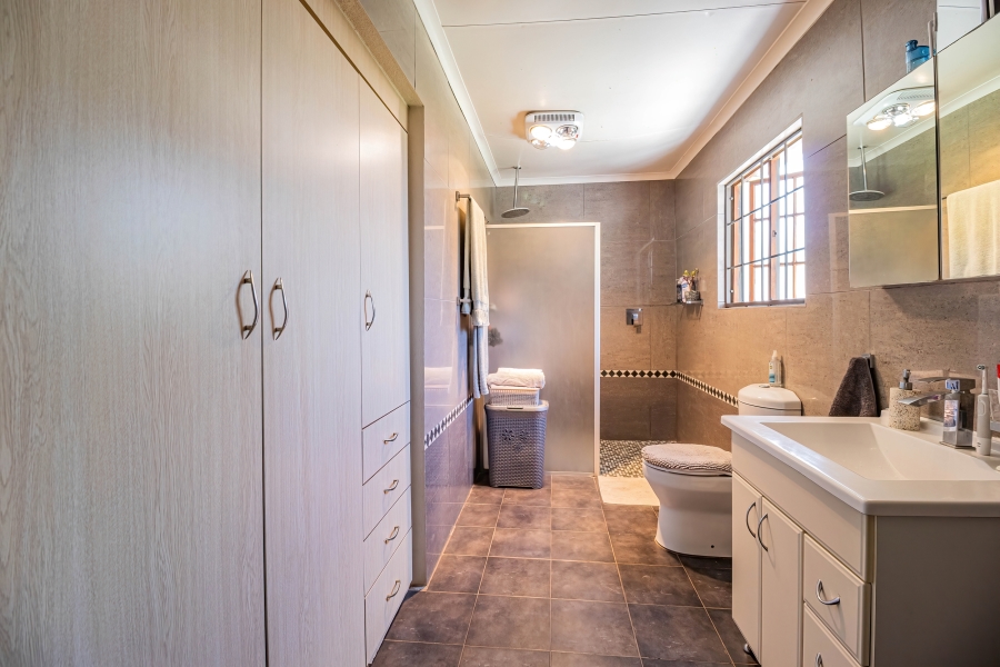 3 Bedroom Property for Sale in Edenvale Central Gauteng