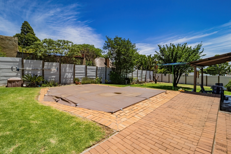 3 Bedroom Property for Sale in Edenvale Central Gauteng