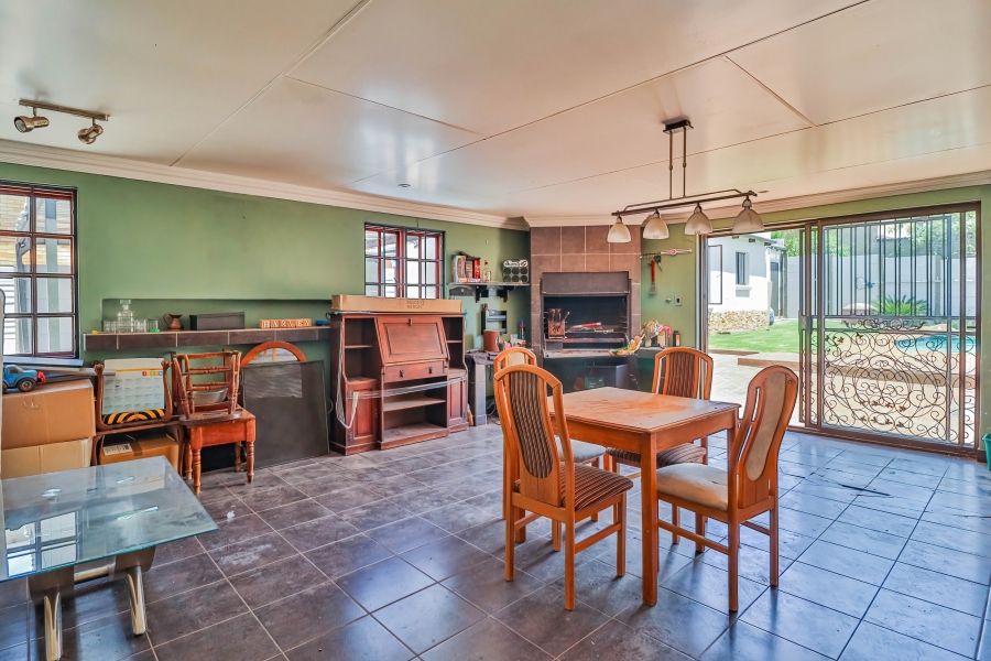 3 Bedroom Property for Sale in Edenvale Central Gauteng