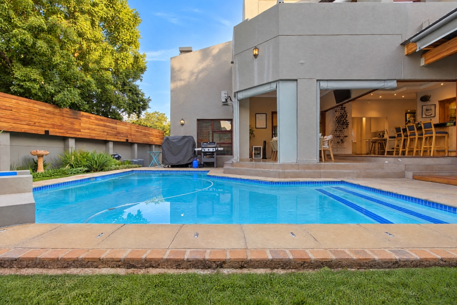 4 Bedroom Property for Sale in Lonehill Gauteng