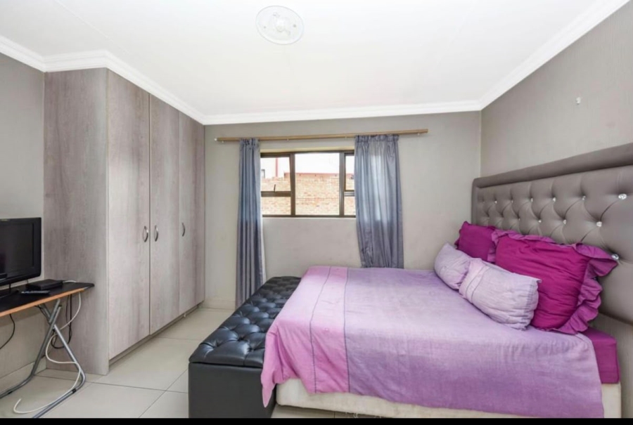 4 Bedroom Property for Sale in Broadacres Gauteng