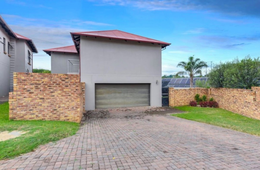 4 Bedroom Property for Sale in Broadacres Gauteng