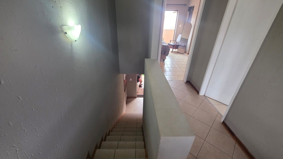 2 Bedroom Property for Sale in Noordheuwel Gauteng