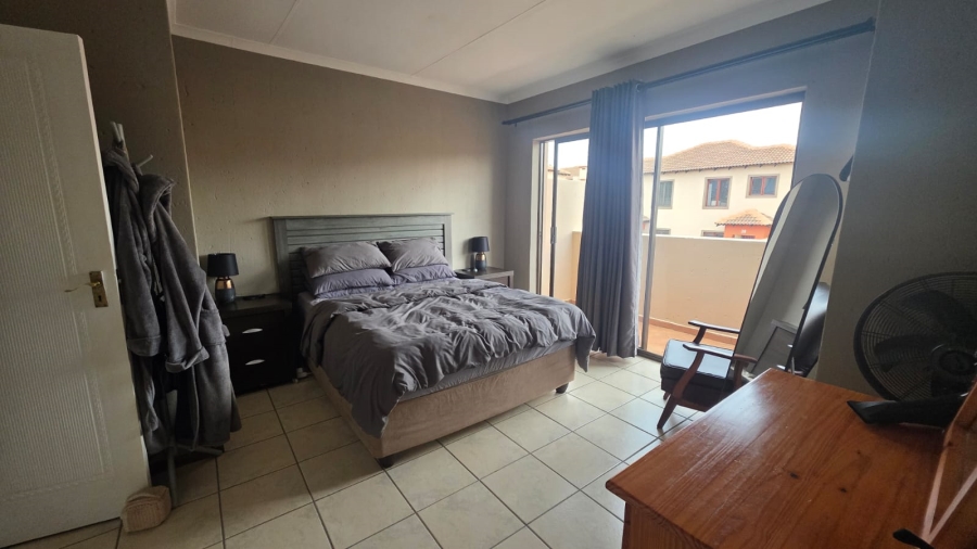 2 Bedroom Property for Sale in Noordheuwel Gauteng
