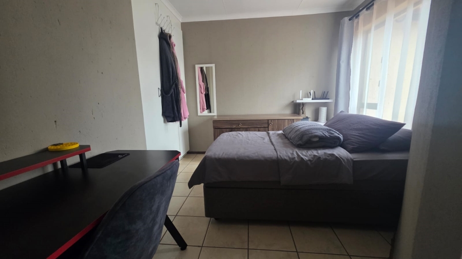 2 Bedroom Property for Sale in Noordheuwel Gauteng