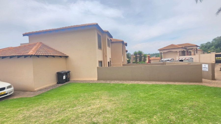 2 Bedroom Property for Sale in Noordheuwel Gauteng