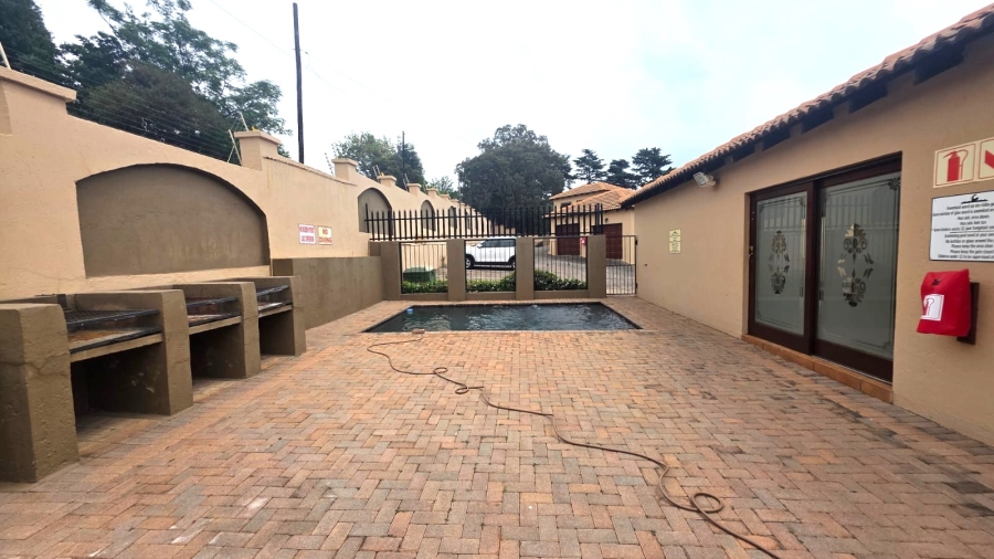 2 Bedroom Property for Sale in Noordheuwel Gauteng