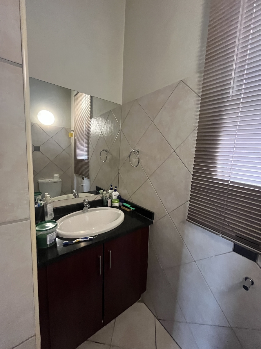 2 Bedroom Property for Sale in North Riding Gauteng