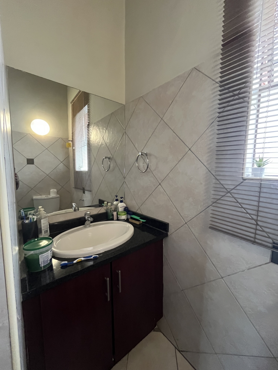2 Bedroom Property for Sale in North Riding Gauteng