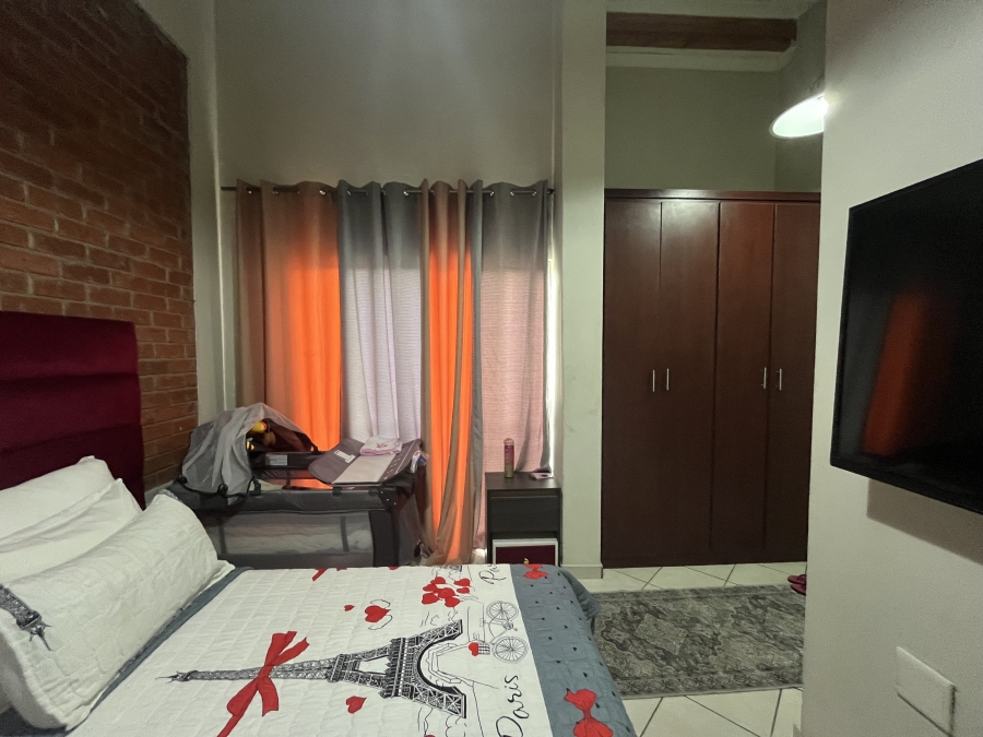 2 Bedroom Property for Sale in North Riding Gauteng