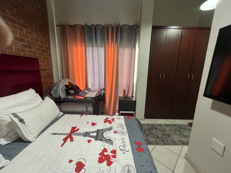 2 Bedroom Property for Sale in North Riding Gauteng