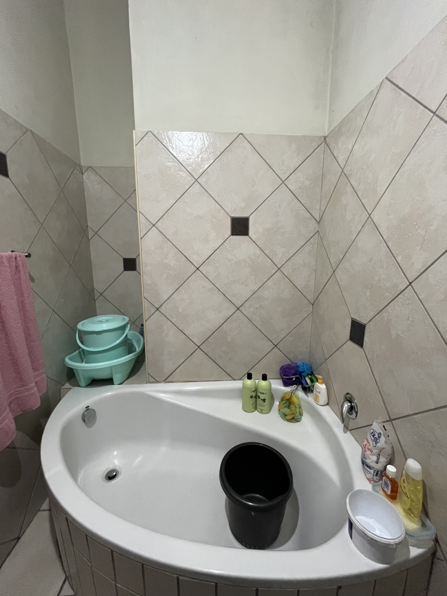 2 Bedroom Property for Sale in North Riding Gauteng