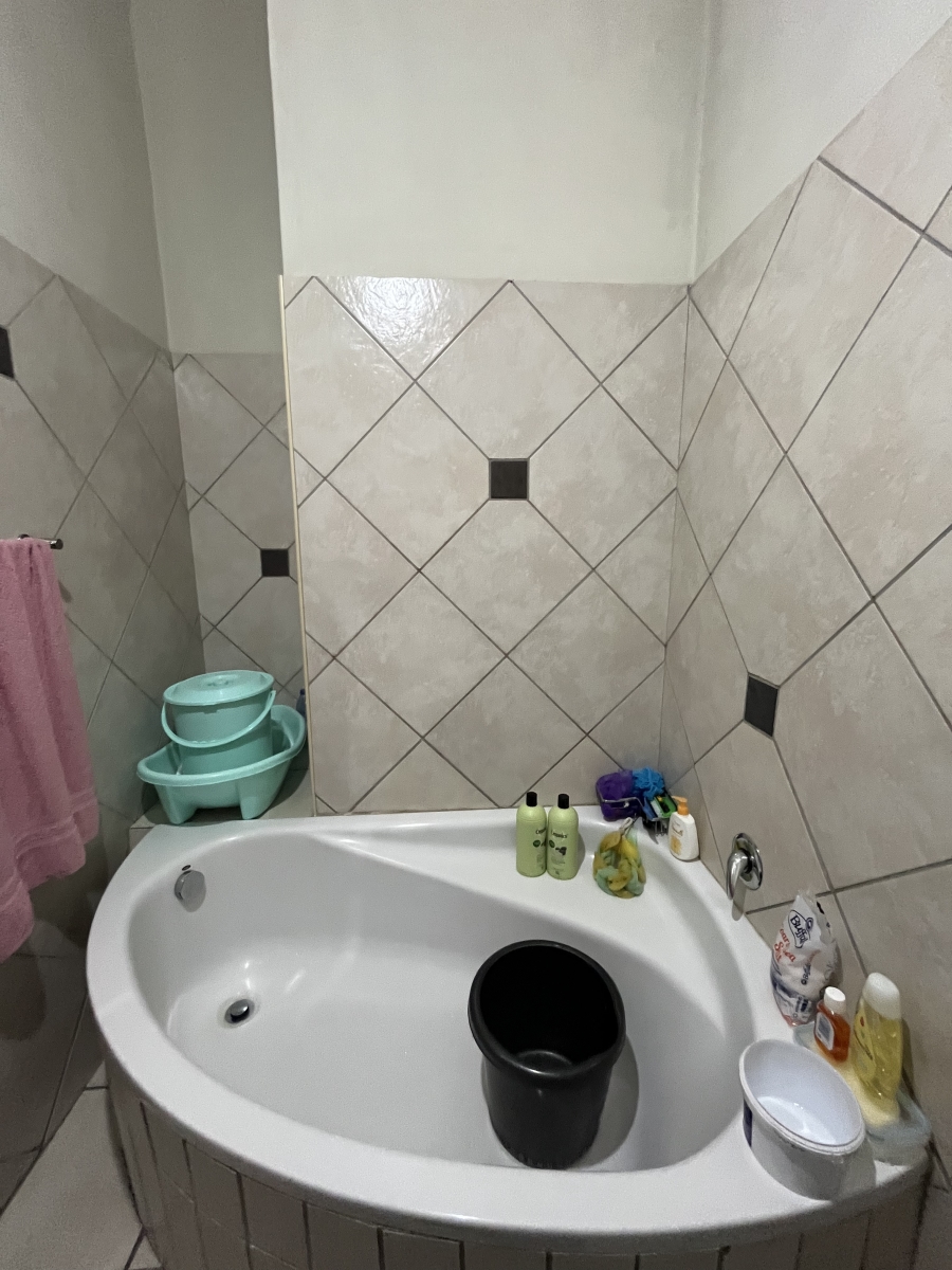 2 Bedroom Property for Sale in North Riding Gauteng