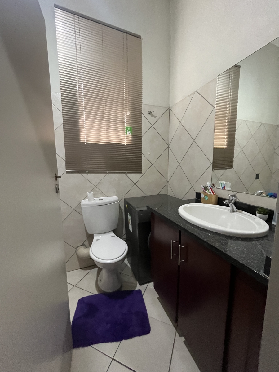 2 Bedroom Property for Sale in North Riding Gauteng