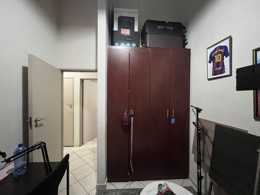 2 Bedroom Property for Sale in North Riding Gauteng