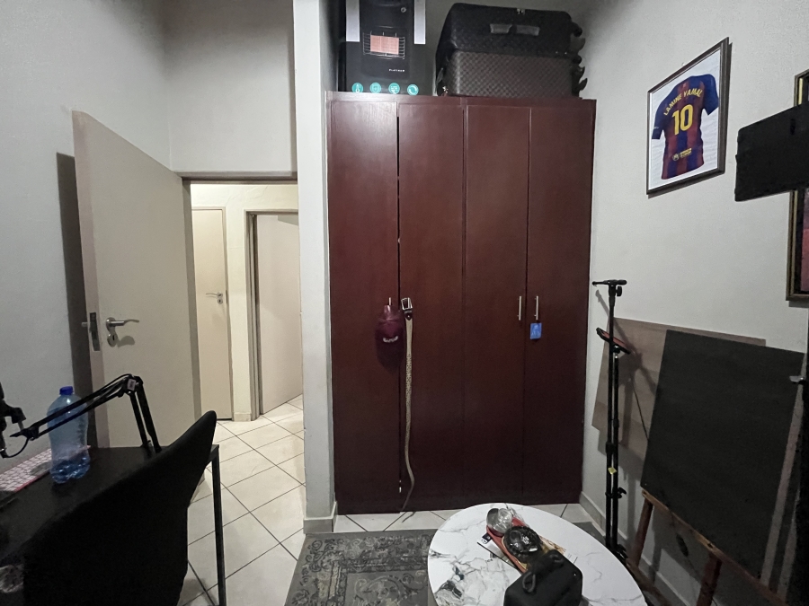 2 Bedroom Property for Sale in North Riding Gauteng