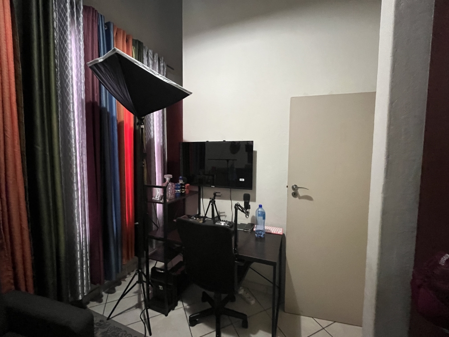2 Bedroom Property for Sale in North Riding Gauteng