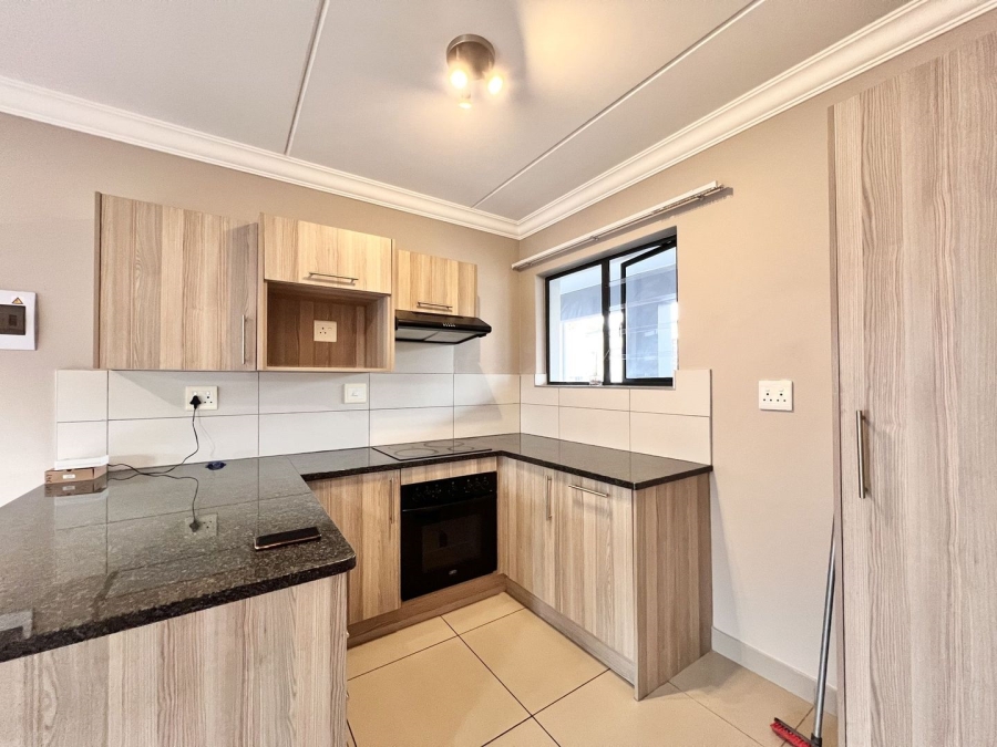 To Let 1 Bedroom Property for Rent in Broadacres Gauteng