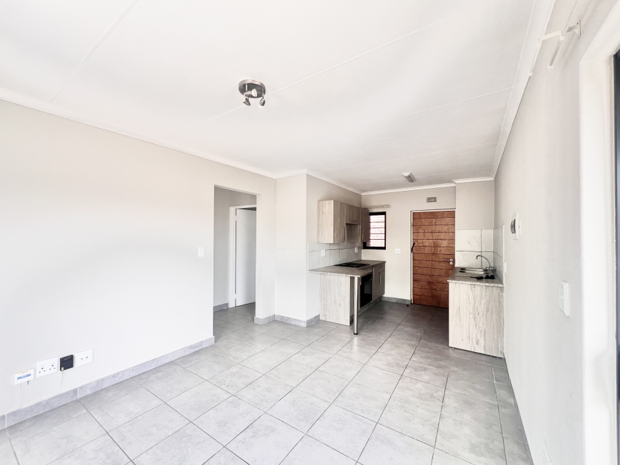 2 Bedroom Property for Sale in Grand Central Gauteng