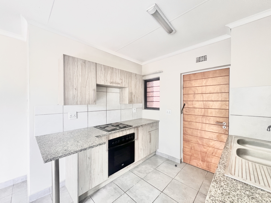 2 Bedroom Property for Sale in Grand Central Gauteng
