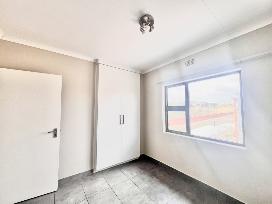 2 Bedroom Property for Sale in Grand Central Gauteng