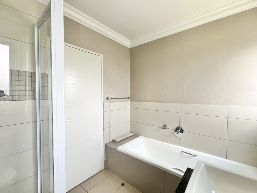 2 Bedroom Property for Sale in Broadacres Gauteng