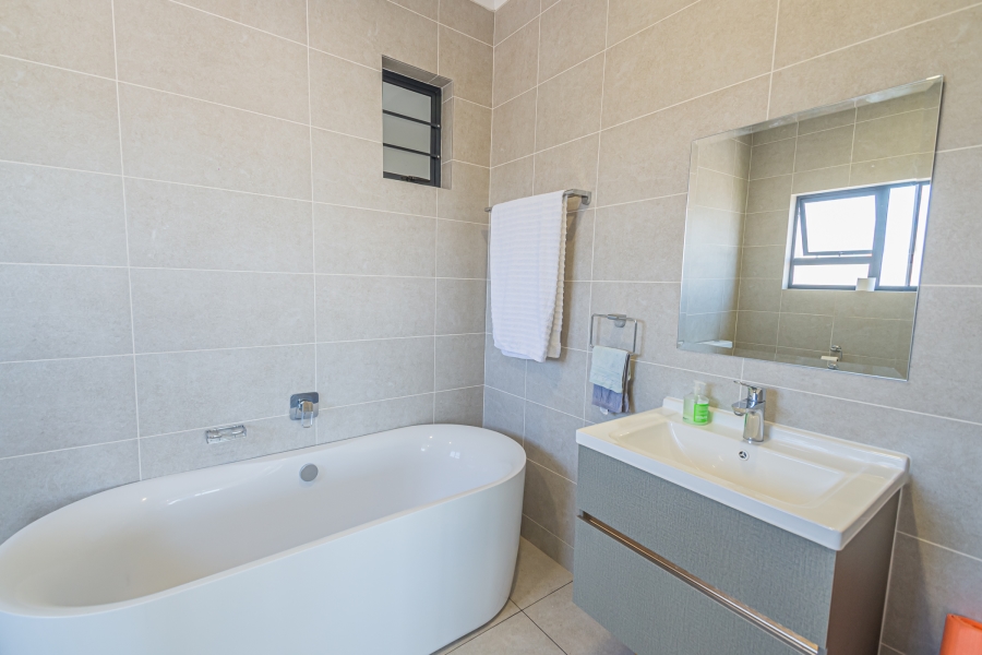 To Let 1 Bedroom Property for Rent in Greenstone Hill Gauteng