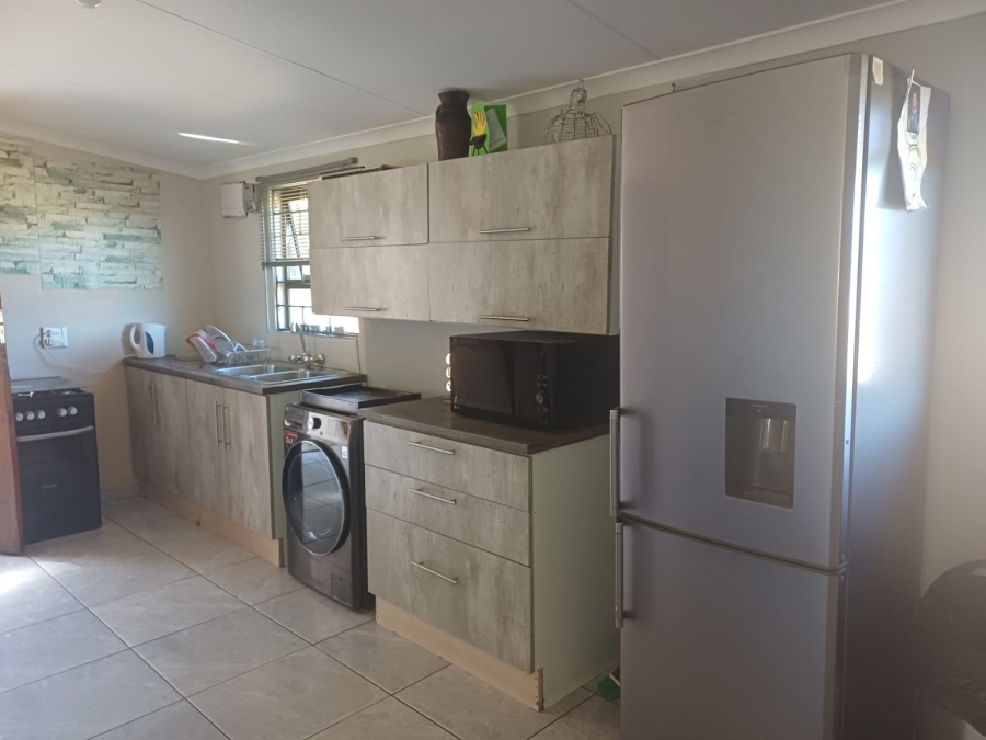 To Let 3 Bedroom Property for Rent in Walker Fruit Farms Gauteng