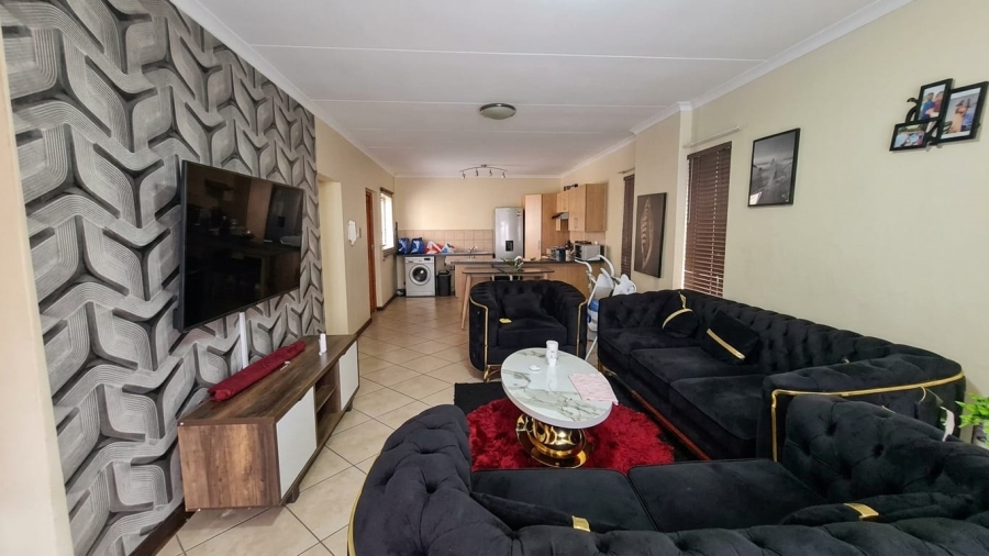 2 Bedroom Property for Sale in Montana Tuine Gauteng