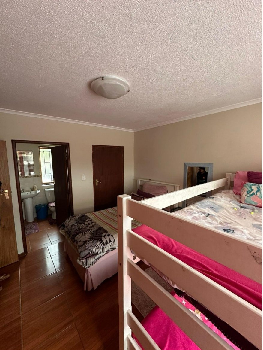 2 Bedroom Property for Sale in Montana Tuine Gauteng
