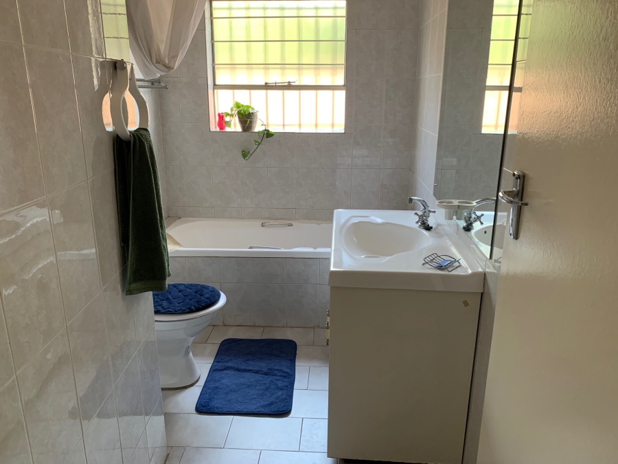 3 Bedroom Property for Sale in Die Wilgers Gauteng