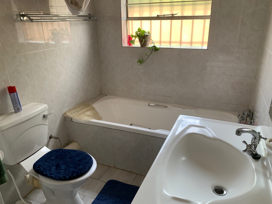 3 Bedroom Property for Sale in Die Wilgers Gauteng
