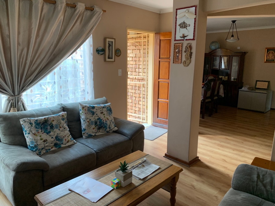 3 Bedroom Property for Sale in Die Wilgers Gauteng