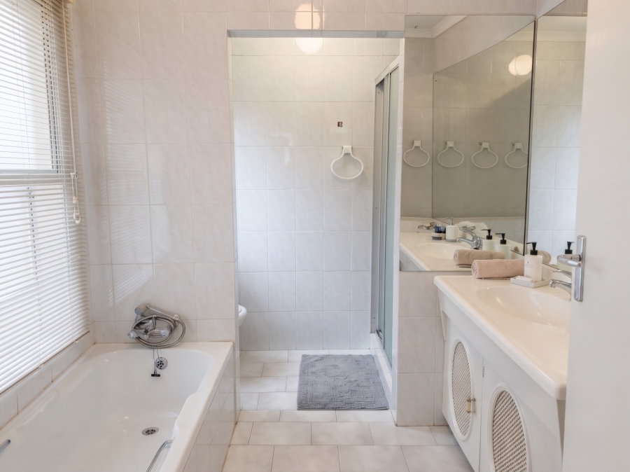 3 Bedroom Property for Sale in Die Wilgers Gauteng