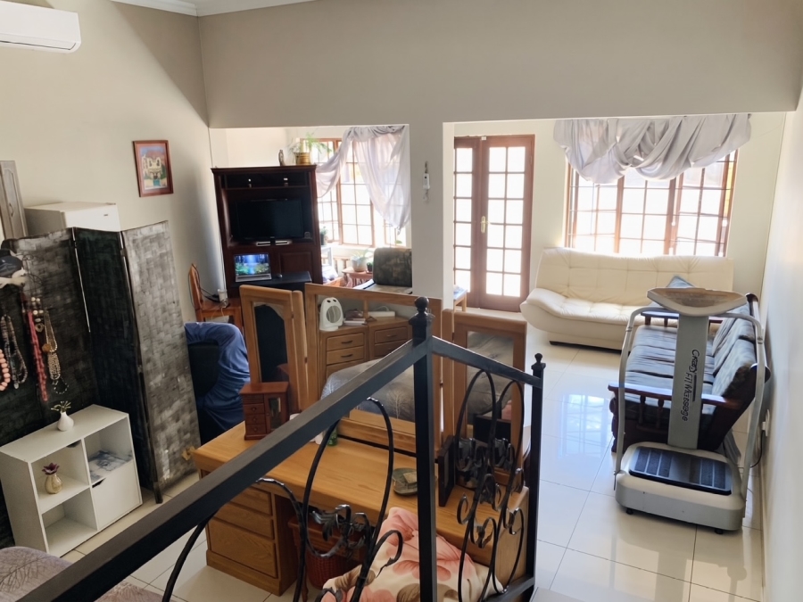 1 Bedroom Property for Sale in Faerie Glen Gauteng