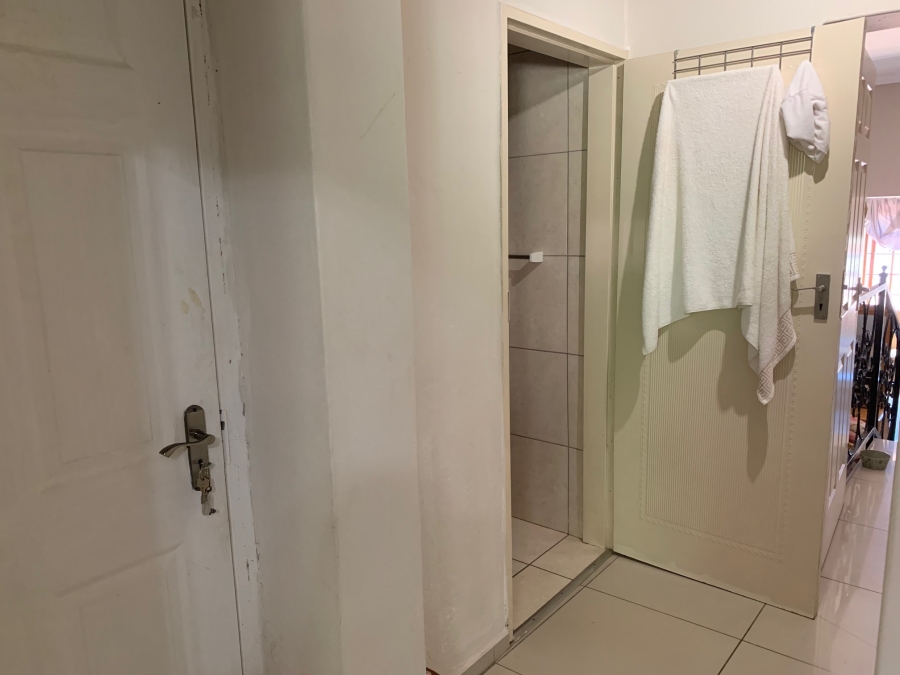 1 Bedroom Property for Sale in Faerie Glen Gauteng